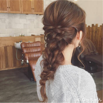 まとめ髪で魅せる ロングヘアスタイルでイマドキに Hair