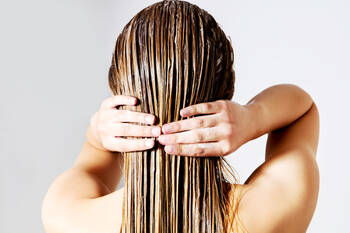 簡単 髪の毛をサラサラにする方法 憧れのストレートヘアをゲット Hair 簡単 髪の毛をサラサラにする方法 憧れのストレートヘアをゲット Hair