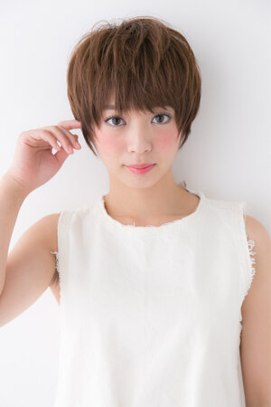 ナチュラルショート美人 田中美保風の髪型で大人かわいさアップ Hair