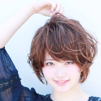 ミディアムパーマでゆるふわガーリーな髪型に 17おすすめ特集 Hair ミディアムパーマでゆるふわガーリーな髪型に 17おすすめ特集 Hair