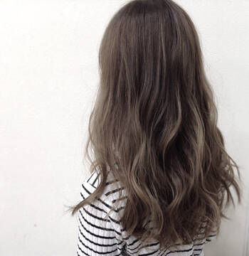 ロングならグラデーションカラーにトライ 周りと一気に差をつけるおしゃれヘア Hair