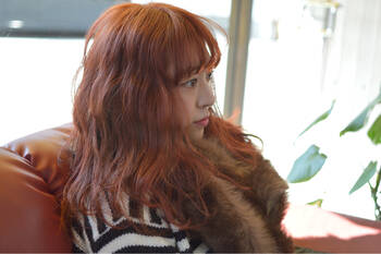 髪色をレッドブラウンにして女性らしさもアップ 派手になり過ぎない優秀カラー Hair