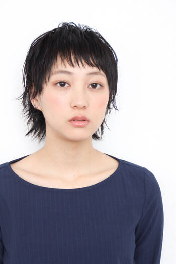 黒髪ショートの大人キュート クールなおしゃれヘアカタログ Hair 黒髪ショートの大人キュート クールなおしゃれヘアカタログ Hair