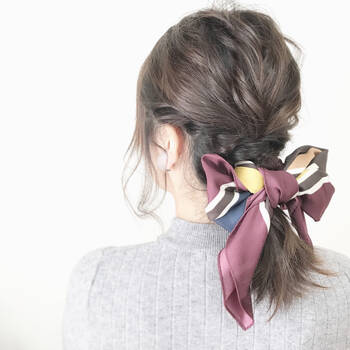 リボン を結ぶだけの簡単アレンジで いつもよりもガーリーに Hair
