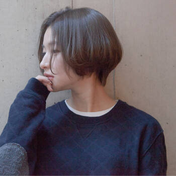 ショートボブは丸顔さんにおすすめ ヘアで小顔を手に入れる方法 Hair