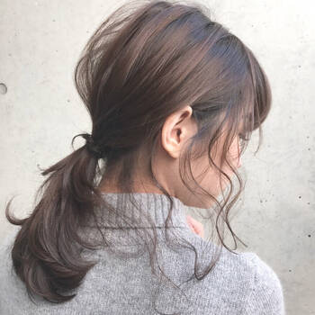 ポニーテールにこなれたアレンジ 脱マンネリ Hair