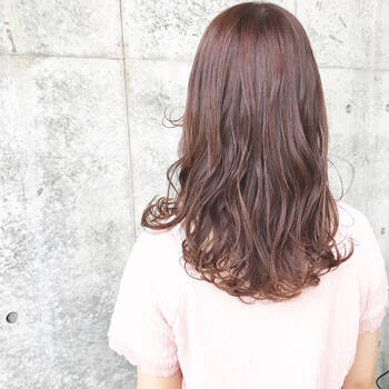 フェミニンな髪色でモテを目指す ピンクアッシュでつくるスウィートヘア Hair