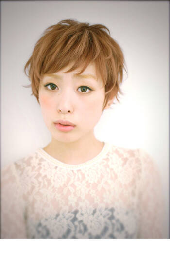 お洒落ヘアスタイルはこれ ショートヘアにオン眉はぴったり可愛い Hair