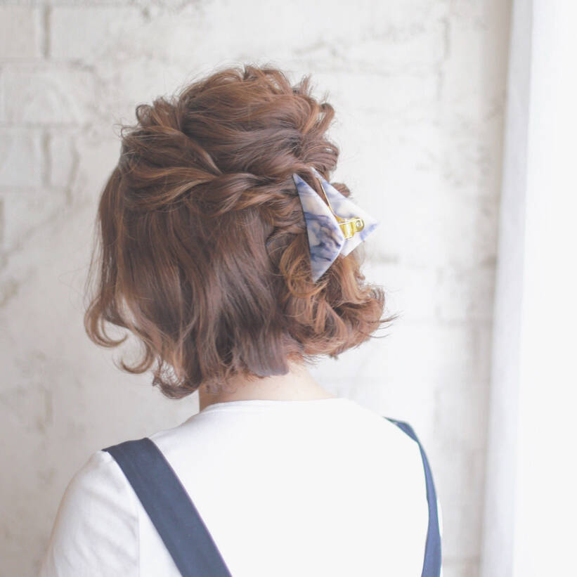 デートにおすすめ 女っぽさを上げるショートで叶うハーフアップスタイル10選 Hair