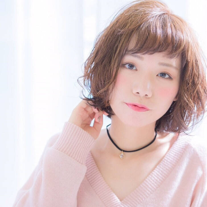 前髪はどこで分けたらいいの アレンジ自由自在な分け目のつくり方 Hair