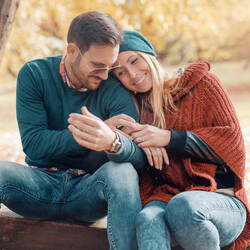 お食事デートならカウンター席 座る位置は右側or左側 Hair