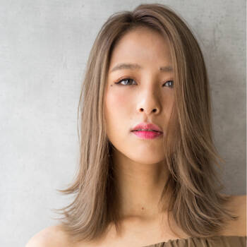 ミディアムヘアは前髪なしで大人色気アピール おすすめスタイル特集 Hair