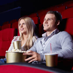 お食事デートならカウンター席 座る位置は右側or左側 Hair