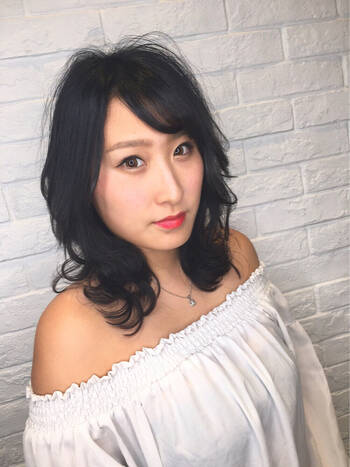 ミディアムヘア 毛先パーマで愛され女子になっちゃおう Hair