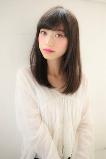 黒髪ストレートのミディアムヘアで ハンサム 可愛いスタイルに Hair