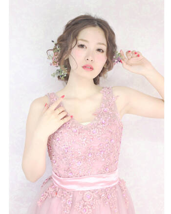 ウェディングドレスに合わせたい髪型特集 一生の思い出を色濃く Hair