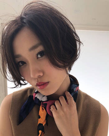 大人女子に似合うセンター分けヘアで色っぽさ放出して Hair