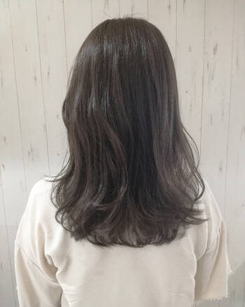 暗め髪色に恋して 周りとかぶらないおしゃれに最適 Hair