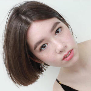 今人気のマロンブラウンカラー 透明感のある とぅるん ヘアスタイル Hair