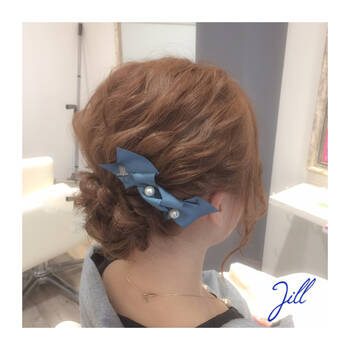 バレッタをonするだけで凝って見えるヘアアレンジ15選 Hair