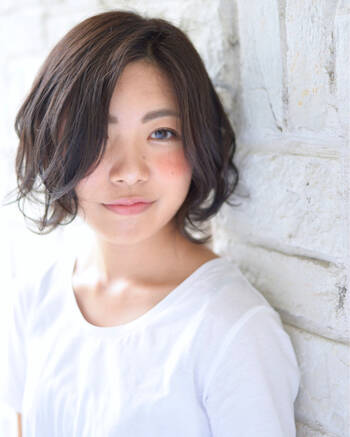 保存版 ショートに巻き髪を取り入れてかわいさアップ スタイリング方法を伝授 Hair