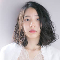 黒髪 前髪なしが流行中 最新のヘアスタイルを押さえてかわいさアップ Hair