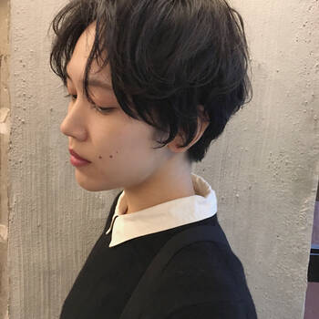 黒髪ショートカット パーマが今ドキ 洗練された大人の色気で魅せる Hair
