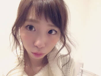 ミディアムヘアにアシメを取り入れてキュートに Hair