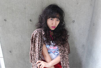 くせ毛はロングヘアで生かす 髪の重みでくせ毛をアレンジ Hair