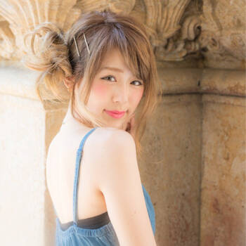 自分でできるサイドアップヘアアレンジでかわいく上品に Hair