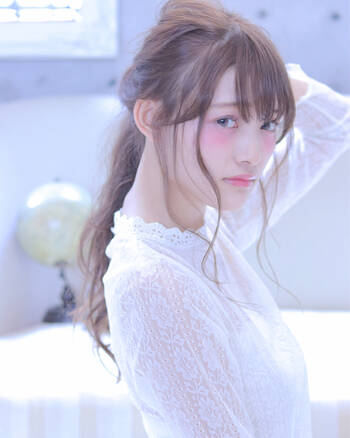 ポニーテールは 触角 で可愛く ちょいテクで差がつくスタイルを伝授 Hair