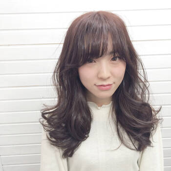 ピンクベージュの髪色で女度up おすすめヘアスタイル10選 Hair