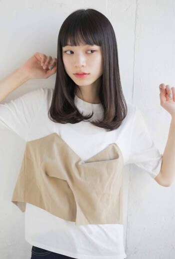 ロング ぱっつんで個性派モード 媚びないオシャ髪をゲットして Hair ロング ぱっつんで個性派モード 媚びないオシャ髪をゲットして Hair