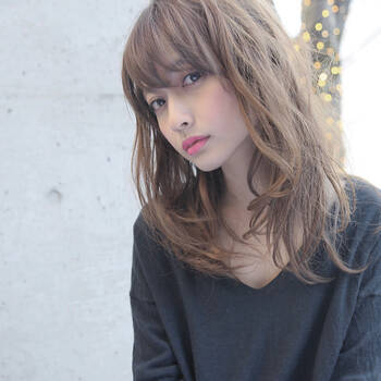 セミロング ゆるふわパーマでおしゃれな女性になろう Hair