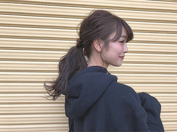 ポニーテールは毛先の巻き方で印象が変わるの Hair