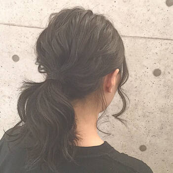 ポニーテールは毛先の巻き方で印象が変わるの Hair
