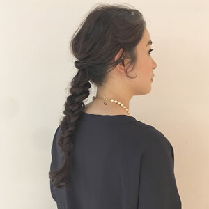 ゆるふわ大人の三つ編みで簡単アレンジ やり方や長さ別におすすめヘアアレンジをご紹介 Hair
