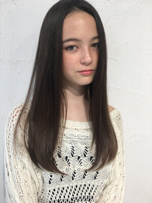 黒髪のストレートロングで 可愛くもカッコよくも自分次第 Hair