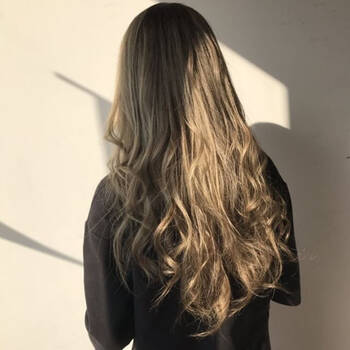 ブリーチなしでグレージュカラー その透明感に思わずベタ惚れ Hair