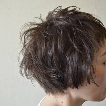 最新レイヤーヘア 大人の重軽ニュアンスヘアに大変身 Hair