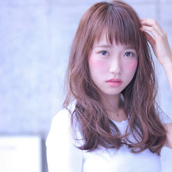 最旬アシンメトリーバングで大人っぽい雰囲気に Hair