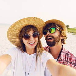 お食事デートならカウンター席 座る位置は右側or左側 Hair