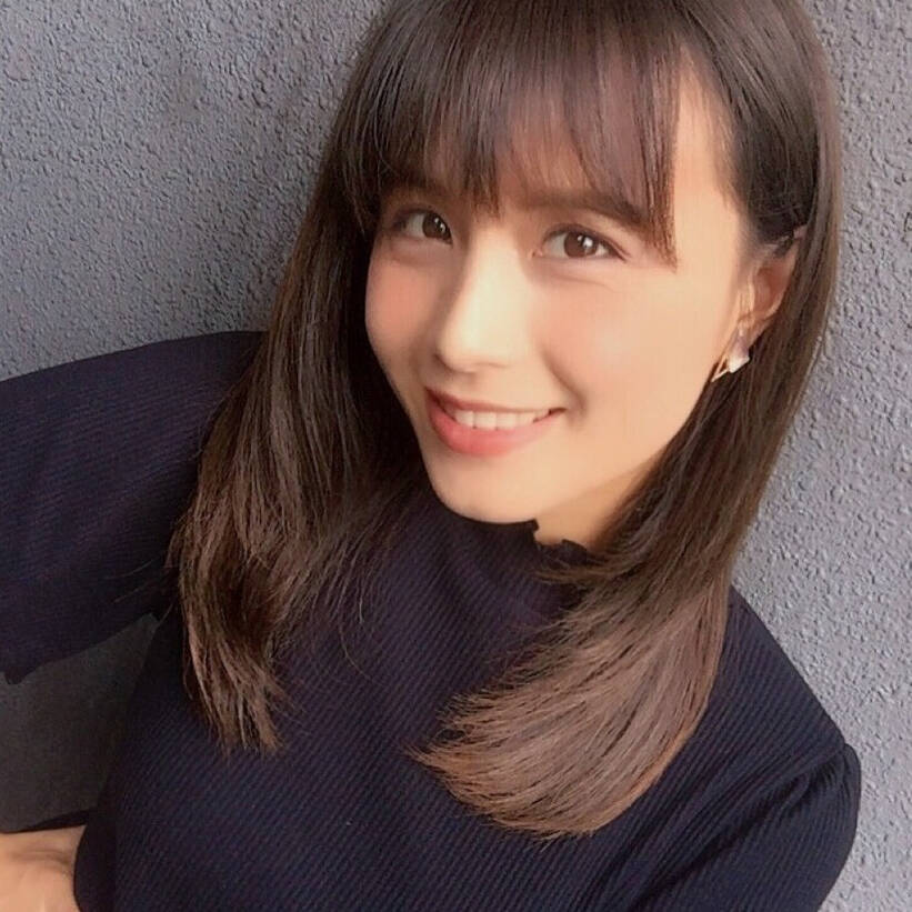 さらツヤロングストレートヘアで思わず触れたくなる美しさを Hair