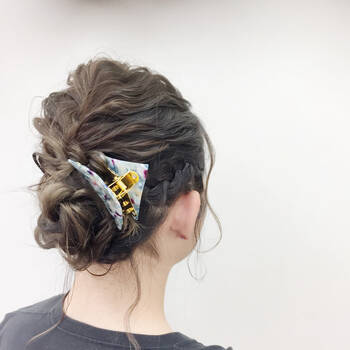 ヘアクリップ活用法 ヘアアレンジにつけるだけで可愛いさget Hair