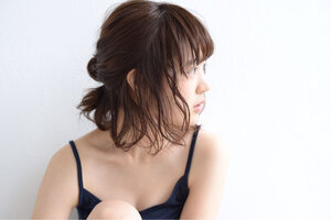 プール向けヘアアレンジ 水に濡れても崩れにくい髪型が知りたい Hair