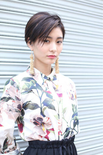 ショートヘアのアップバングで大人っぽくキメて Hair