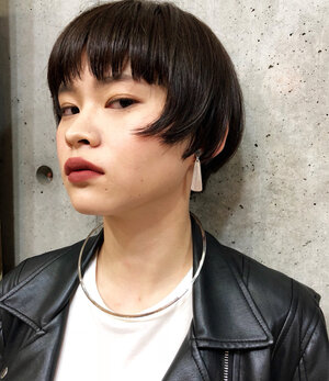 黒髪マッシュヘア で大人の色気を放出 ボーイッシュだけど女性らしい Hair