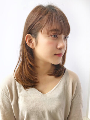 夏のヘアスタイルはミディアムで決まり どんな雰囲気で攻めてみる Hair