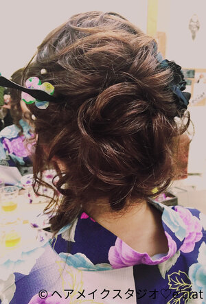 浴衣ヘアにぴったり ヘアアクセを使った大人かわいいアレンジ Hair