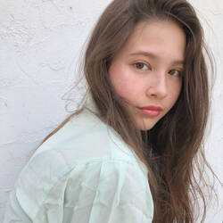 前髪なしのロングの髪型でカッコよく 大人にも最適ヘアスタイルをご紹介 Hair